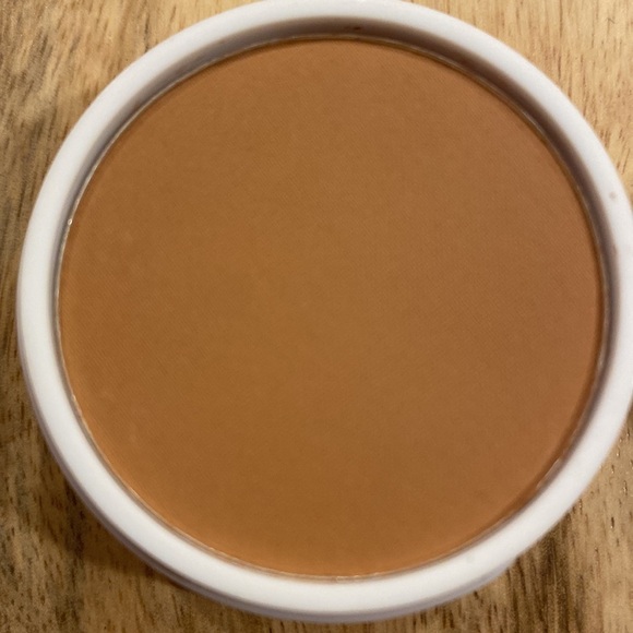 ESTATE COSMETICS |Going Nutty Bronzer in Coco - Picture 3 of 4